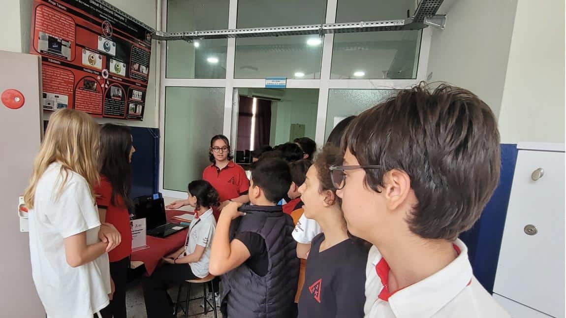 Teknofest Türkiye 1.si olan  projemizin tanıtımı okulumuz öğretmen ve öğrencilerine yapıldı.